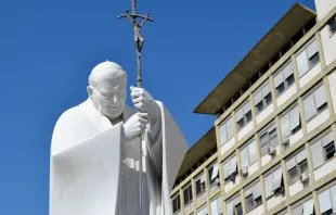 A large statue of St. John Paul II at the entrance of Rome’s Gemelli Hospital, where Pope Francis is recovering from surgery he underwent on June 7, 2023. Credit: Daniel Ibañez/CNA